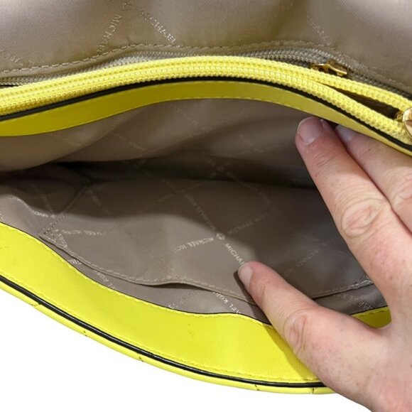 Michael Kors Peyton Vegan leather cross body purse yellow quilted chain strap - Picture 6 of 12